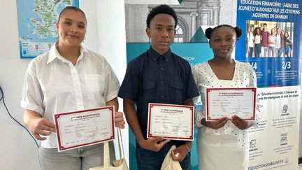 Les 3 meilleurs lycéens STMG de Mayotte du concours sur l'économie (Mayotte)